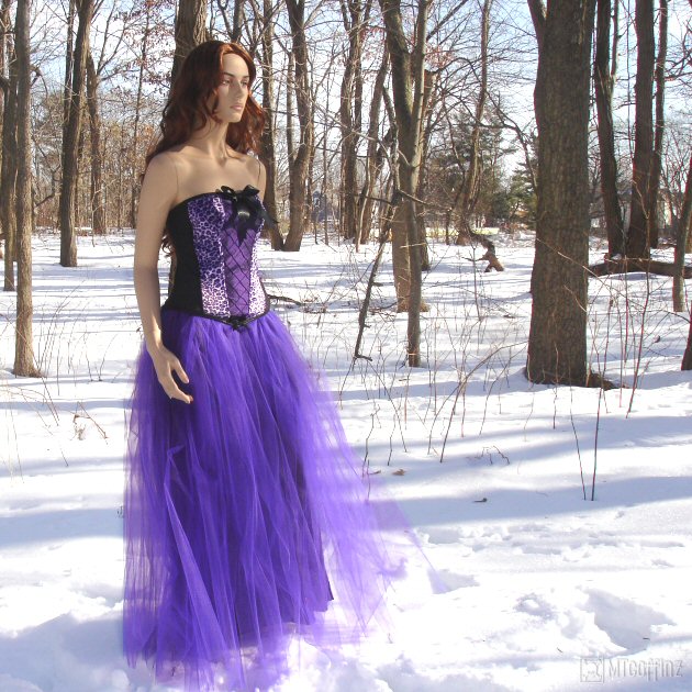 This full length skirt will make a huge hit at your Prom. This would 